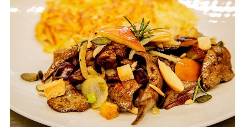 Roasted IP Suisse rabbit liver with onions and apples