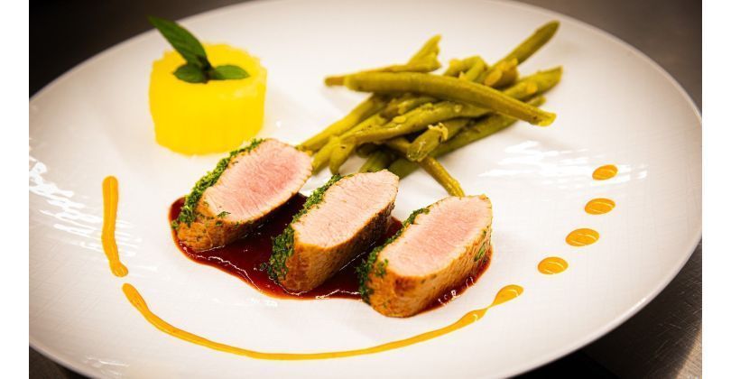Medium grilled lamb loin with peppermint