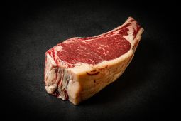Choco Beef bone in striploin