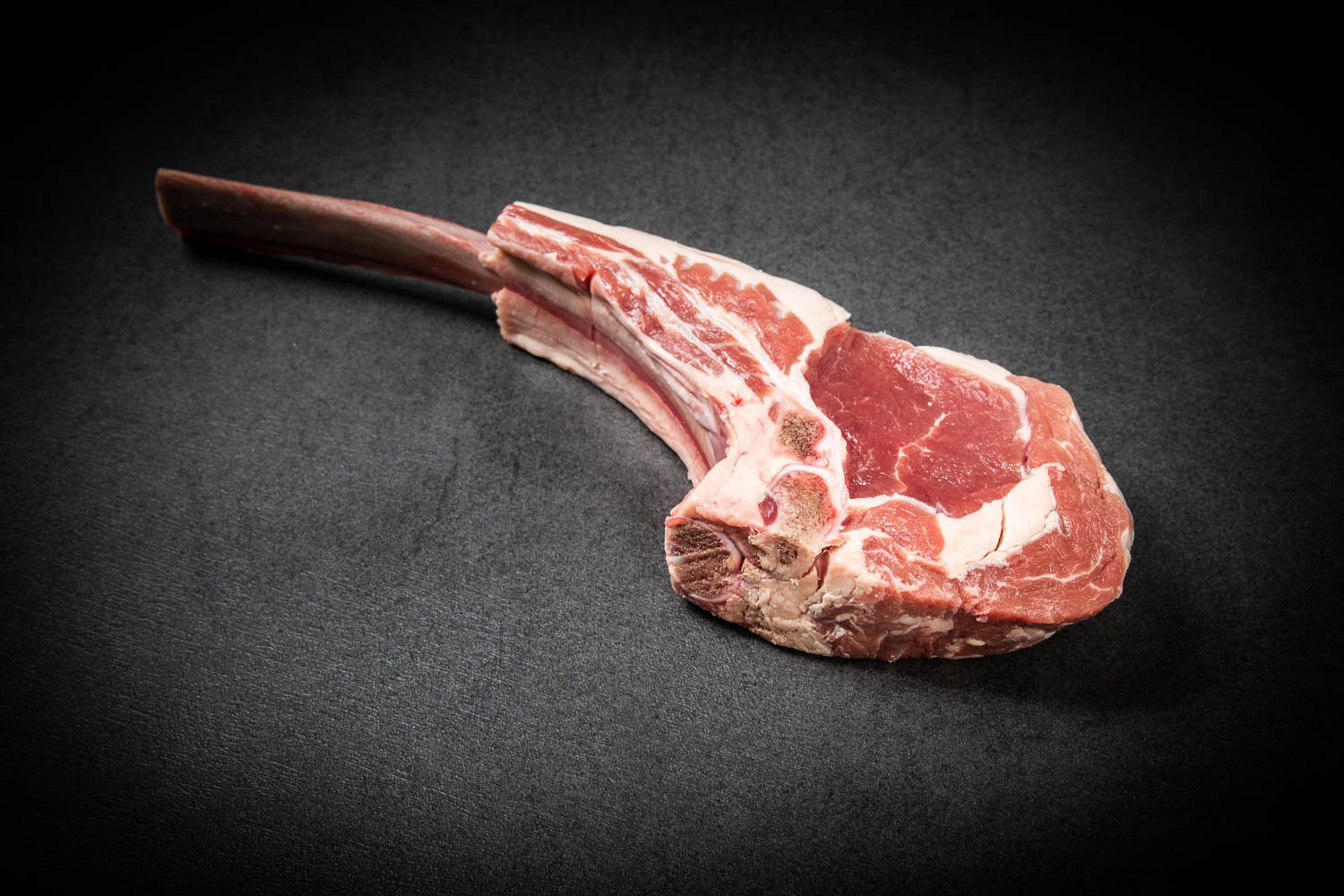 Image of Bio Knospe Kalbs Tomahawk Steak bei meat4you.ch - Deine Online Metzgerei